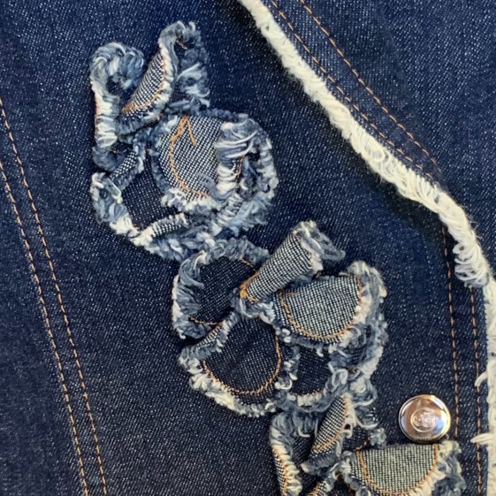 ESCADA Vintage DENIM JACKET WITH GATHERED FLORAL APPLIQUE EUC - Picture 5 of 6